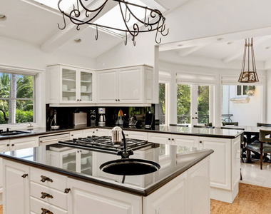 28899 Cliffside Drive - Photo Thumbnail 14