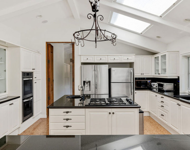 28899 Cliffside Drive - Photo Thumbnail 13