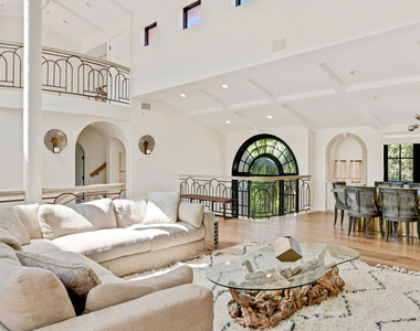 28899 Cliffside Drive - Photo Thumbnail 9