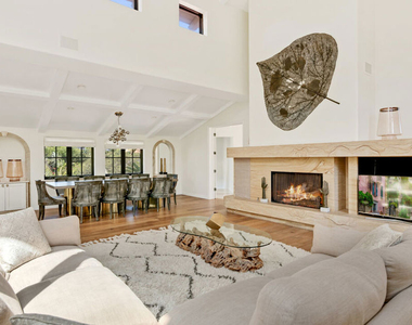 28899 Cliffside Drive - Photo Thumbnail 8