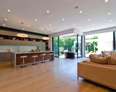 307 S Sycamore Avenue - Photo Thumbnail 10