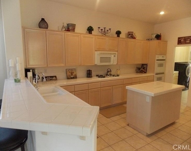 75 Kavenish Drive - Photo Thumbnail 11