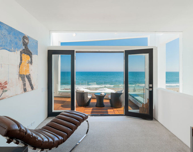 23754 Malibu Road - Photo Thumbnail 15