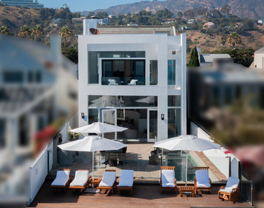 23754 Malibu Road - Photo Thumbnail 48