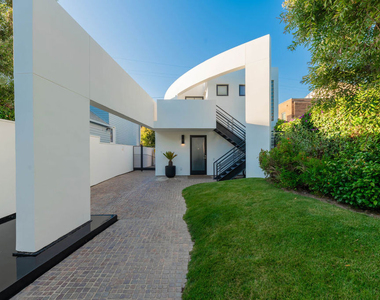 23754 Malibu Road - Photo Thumbnail 44