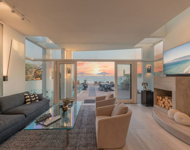 23754 Malibu Road - Photo Thumbnail 4