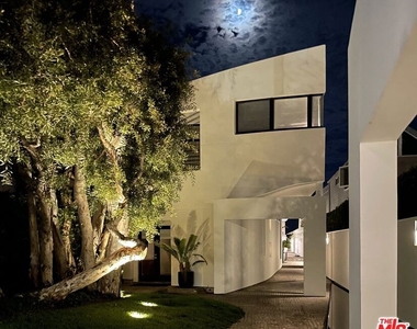 23754 Malibu Road - Photo Thumbnail 52