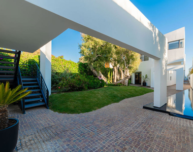 23754 Malibu Road - Photo Thumbnail 46