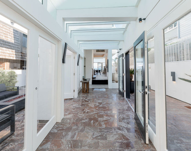 23754 Malibu Road - Photo Thumbnail 20