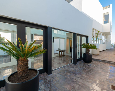 23754 Malibu Road - Photo Thumbnail 21