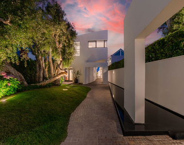 23754 Malibu Road - Photo Thumbnail 51