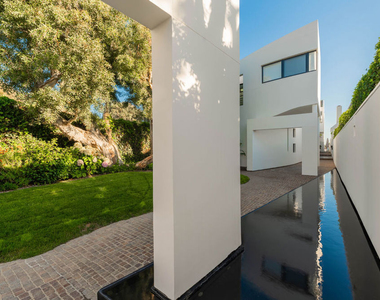 23754 Malibu Road - Photo Thumbnail 45