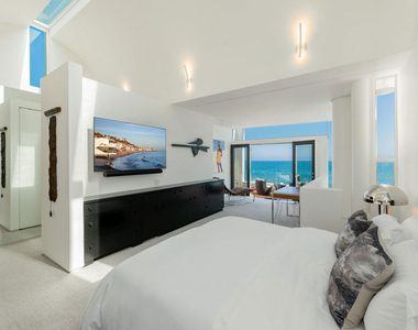 23754 Malibu Road - Photo Thumbnail 12