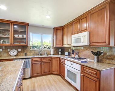 24648 Eilat Street - Photo Thumbnail 7