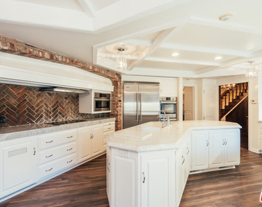 1509 Stone Canyon Road - Photo Thumbnail 11
