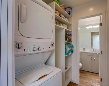 429 S Sierra Ave - Photo Thumbnail 8