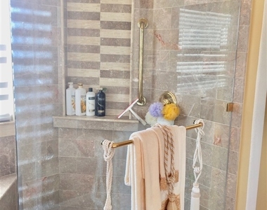 1418 Portofino Drive - Photo Thumbnail 14