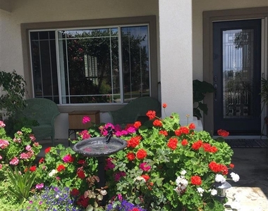 459 Lexington Cr. - Photo Thumbnail 3