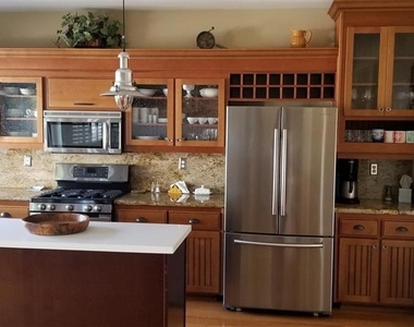 459 Lexington Cr. - Photo Thumbnail 5