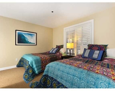 8263 Camino Del Oro - Photo Thumbnail 14