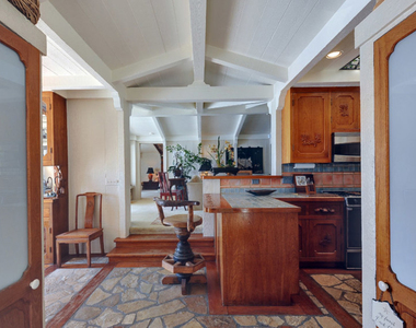 18842 Topanga Beach Road Road - Photo Thumbnail 10