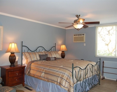 909 Coast Boulevard - Photo Thumbnail 8