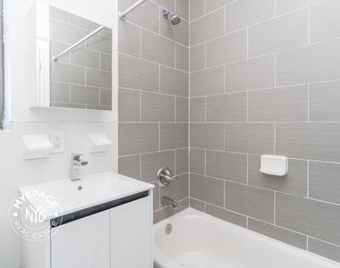 1497 Carroll St - Photo Thumbnail 4