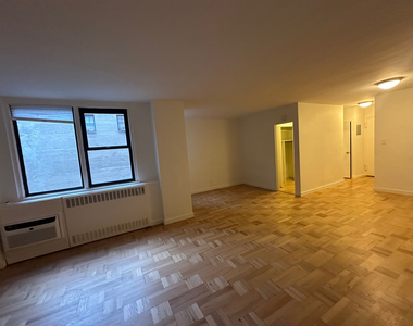 435 East 79th Street - Photo Thumbnail 2