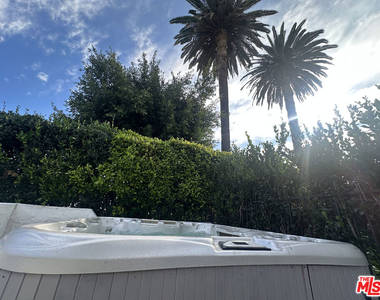 641 N Vista Street - Photo Thumbnail 31