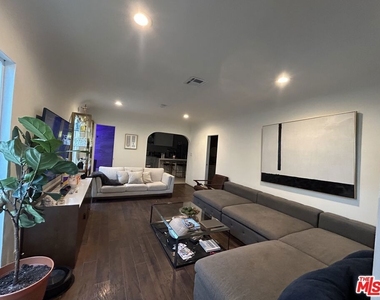 641 N Vista Street - Photo Thumbnail 8