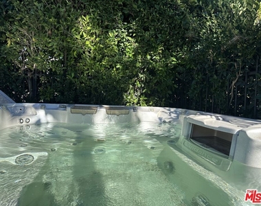 641 N Vista Street - Photo Thumbnail 16