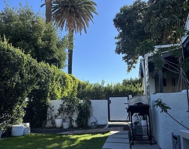 641 N Vista Street - Photo Thumbnail 25