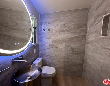641 N Vista Street - Photo Thumbnail 1