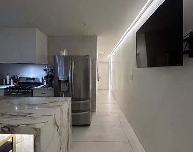641 N Vista Street - Photo Thumbnail 3