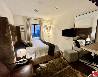 641 N Vista Street - Photo Thumbnail 10