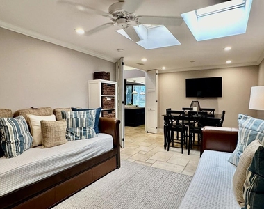 186 Madrid Avenue - Photo Thumbnail 14