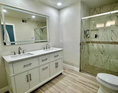 246 Santa Barbara Circle - Photo Thumbnail 11