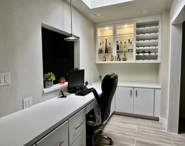246 Santa Barbara Circle - Photo Thumbnail 8