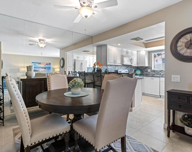 500 S Farrell Drive - Photo Thumbnail 12