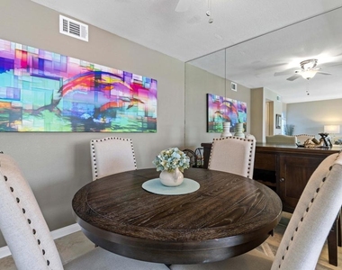 500 S Farrell Drive - Photo Thumbnail 3