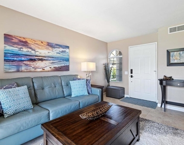 500 S Farrell Drive - Photo Thumbnail 10