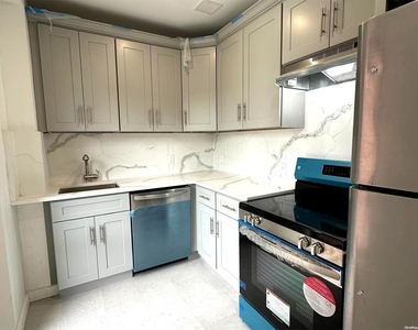 444 Graham Avenue - Photo Thumbnail 1