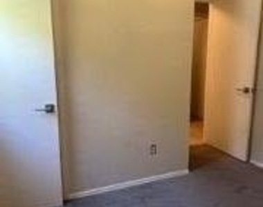 210 Harborview - Photo Thumbnail 12