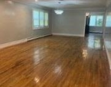 210 Harborview - Photo Thumbnail 3
