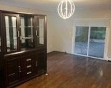 210 Harborview - Photo Thumbnail 4