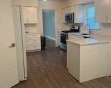 210 Harborview - Photo Thumbnail 6