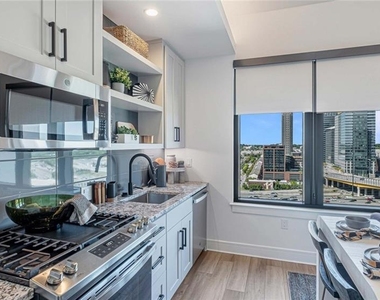 1301 Spring Street Nw - Photo Thumbnail 35