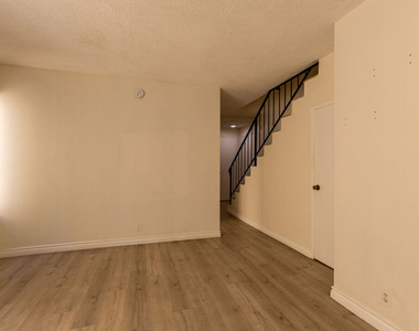 1418 S Bentley Avenue - Photo Thumbnail 2
