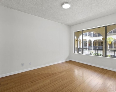 1033 6th Street - Photo Thumbnail 4