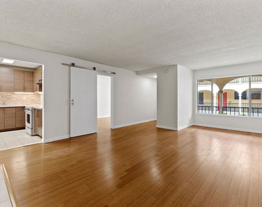 1033 6th Street - Photo Thumbnail 7